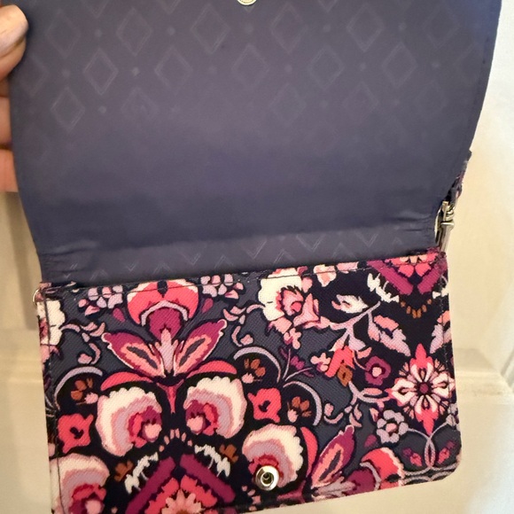 EUC Vera Bradley Raspberry Medallion RFID Crossbody - Picture 3 of 5
